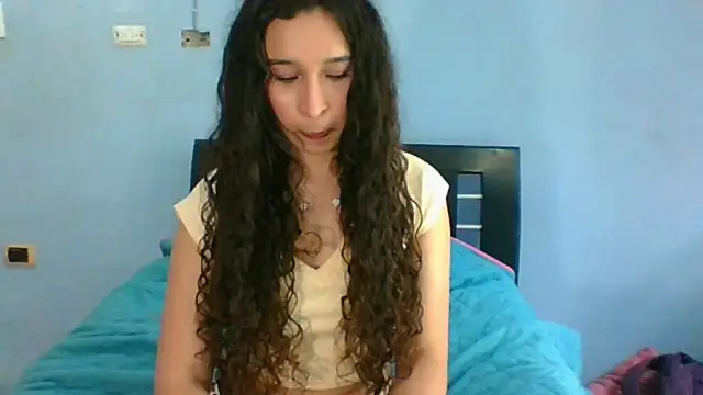 scarlettscottx  online show from May 25, 9:25 pm