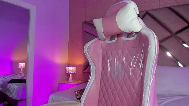  emma  cooper online show from March 31, 12:38 pm