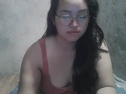wildchinita00 online show from April 16, 9:36 pm