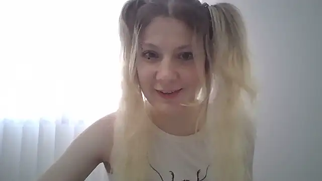 Foxy Bright online show from March 1, 1:55 pm