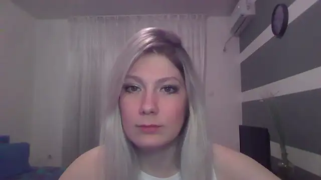 Foxy Bright online show from March 17, 7:07 pm