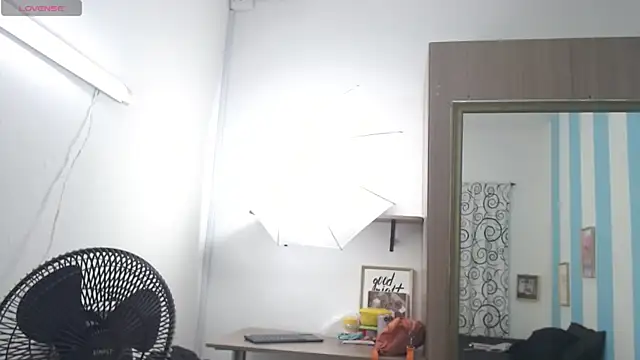 mia0207 online show from February 25, 2:15 pm