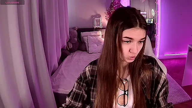 Ann Wood online show from March 4, 7:26 am