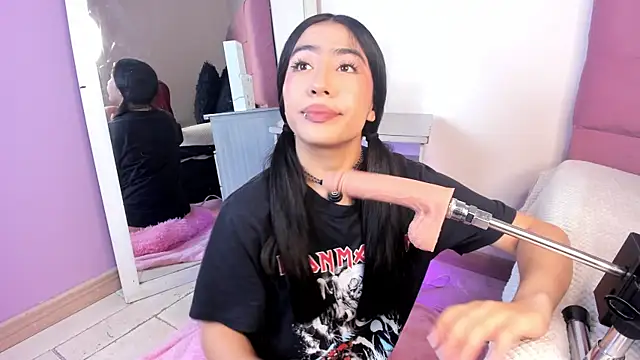 Valecute  online show from April 7, 8:11 pm