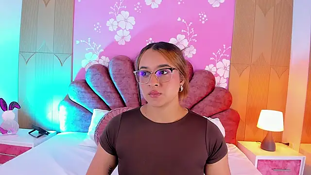 Sara colyn online show from February 26, 9:25 pm