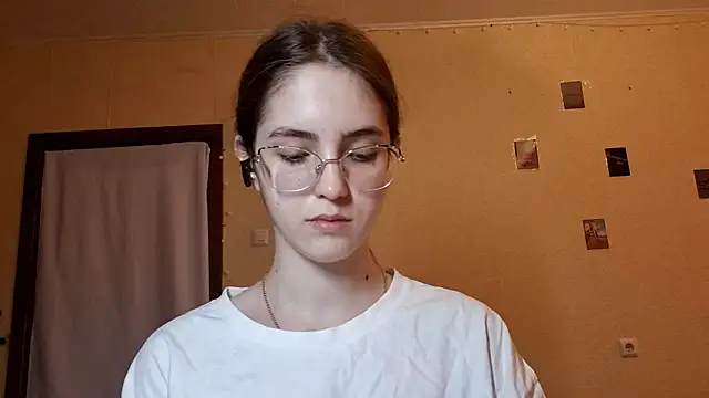 Katelemon online show from June 2, 9:10 am