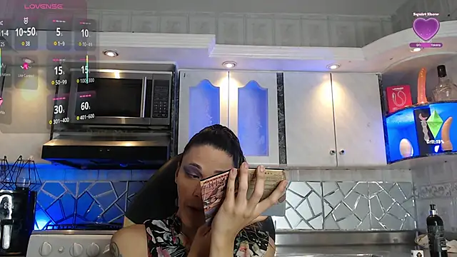 CrisOzzz online show from May 30, 6:48 pm
