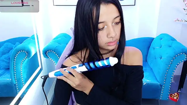 Chloe meoww online show from April 8, 8:00 pm