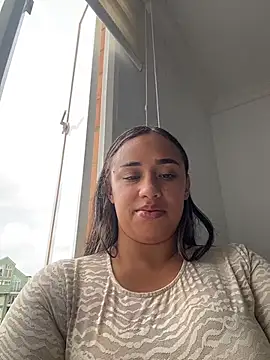 Eyssha online show from April 13, 3:24 pm