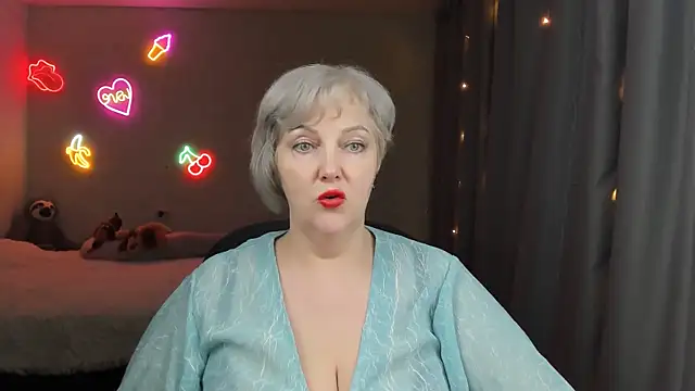 Mary-Leee online show from April 5, 6:07 pm