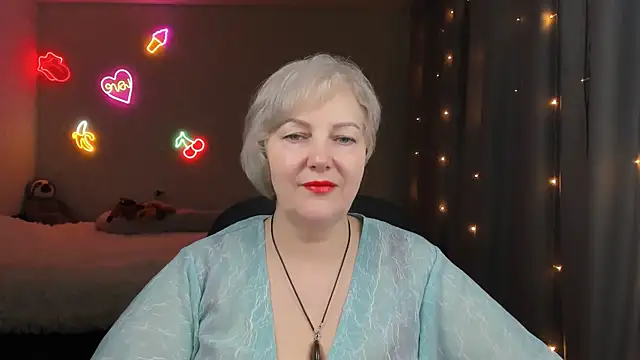 Mary-Leee online show from April 9, 4:26 am