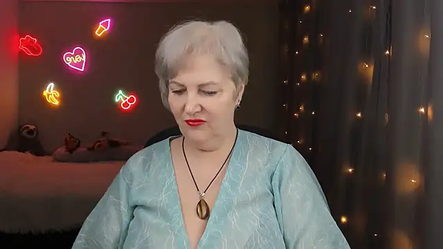 Mary-Leee online show from April 3, 9:07 am