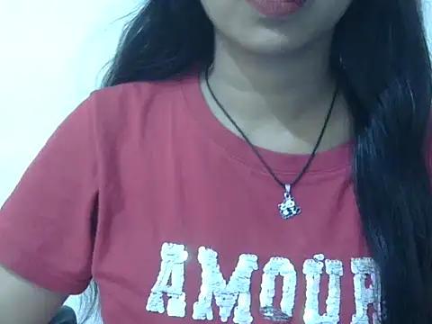 cute momo love online show from June 15, 5:18 am
