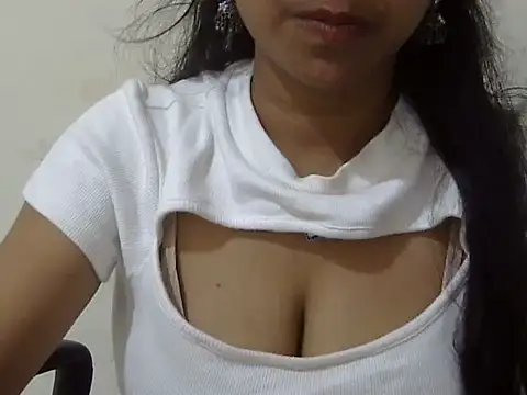 cute momo love online show from June 5, 6:52 am