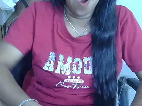 cute momo love online show from May 31, 7:03 am