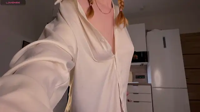 Dipamelly online show from June 2, 2:23 am