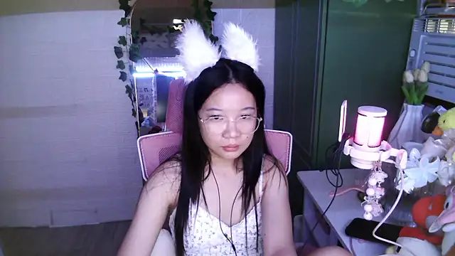 DanicaDreamX online show from March 5, 7:15 am