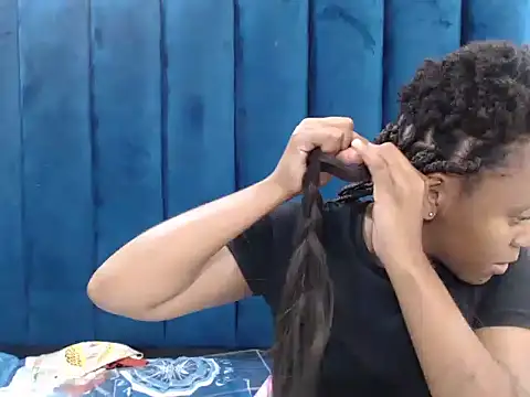 CreamyTea online show from March 6, 7:42 pm