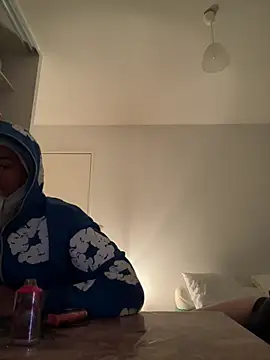 lamoul2334 online show from March 7, 9:00 pm