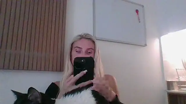 kinkykara25 online show from March 12, 9:12 am