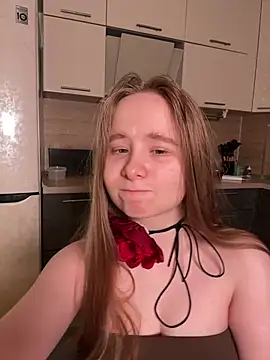 cutefoxieee online show from June 25, 8:21 pm