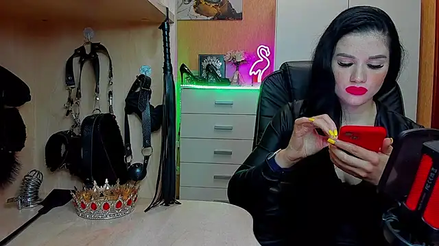 KristiTopxx online show from November 6, 9:10 pm