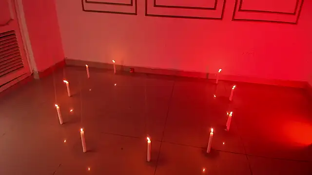 emily gaviria1 online show from April 10, 12:33 pm