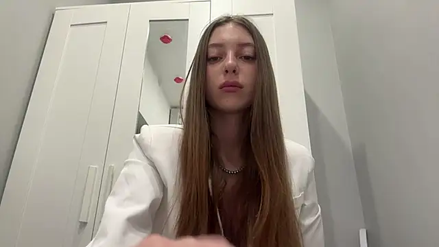 selena favn online show from March 31, 1:16 am