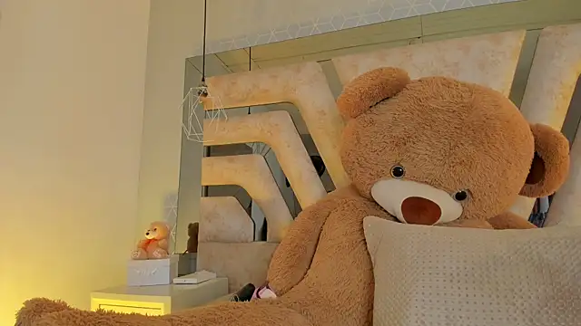 AuroraFlowers online show from March 14, 7:37 pm