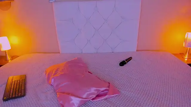 Dollhell online show from April 15, 11:33 am