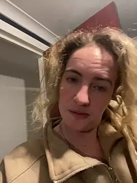 curlyirishgirl online show from February 27, 10:20 pm