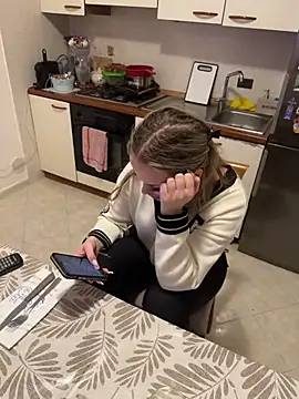 ReyRinaldo online show from March 4, 6:25 pm