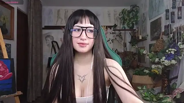 EffieMeowley online show from May 12, 2:13 pm