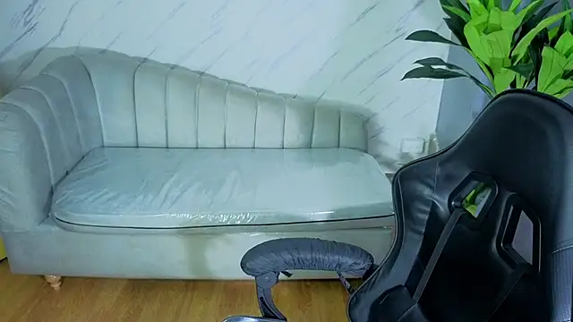 Kristen black T online show from April 18, 3:09 am