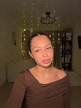 Fragile Tease online show from March 12, 6:43 pm