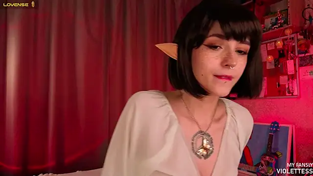 violettess online show from April 24, 3:48 pm