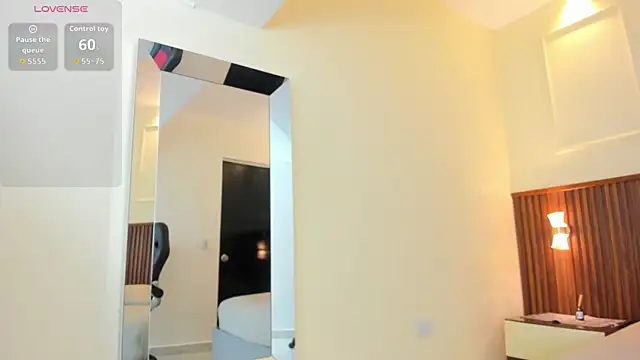 CLARA WARD1 online show from April 16, 8:08 pm