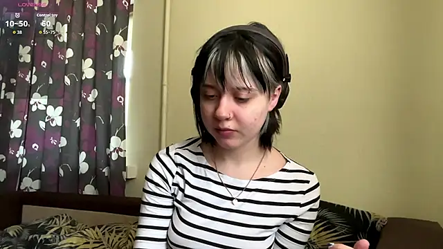 AueshaSimon online show from June 4, 7:46 am