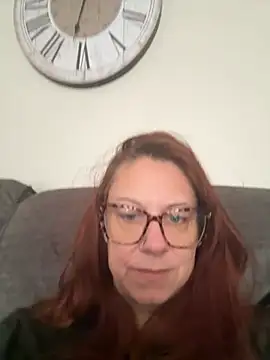 Cara-CurvyUK online show from March 3, 12:33 pm