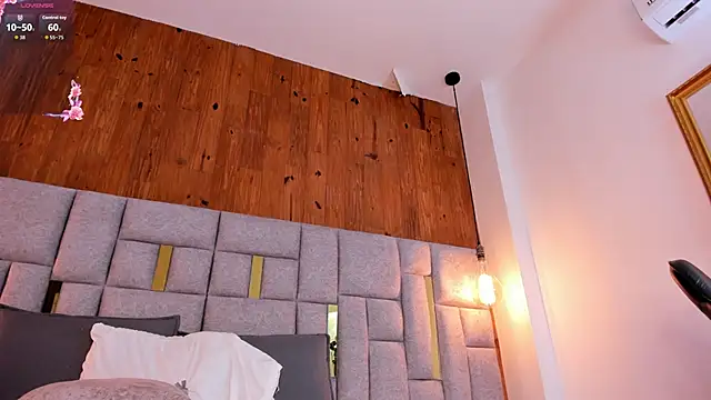 camilaa smith  online show from March 22, 7:53 pm