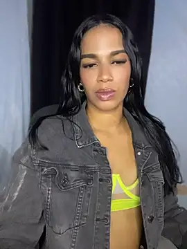 FlorSalvaje  online show from May 7, 12:37 am