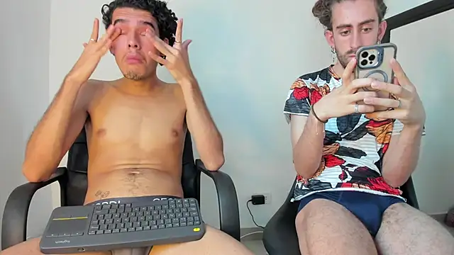 Jean And PaulXL online show from July 14, 11:09 pm