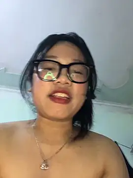 Leeeeiu online show from March 31, 5:57 pm