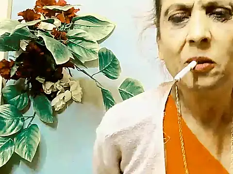 Hot queen58 online show from May 23, 6:34 am