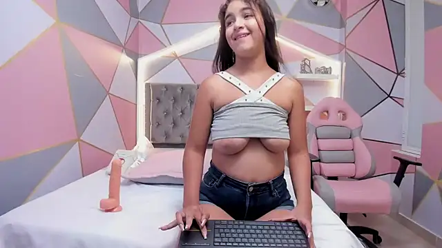 zoe naughty18  online show from April 16, 10:04 am