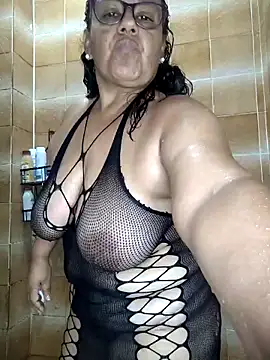 Roxy 77 online show from April 14, 10:21 pm