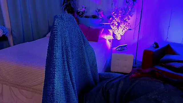 SauvageBirdy online show from March 2, 8:48 pm