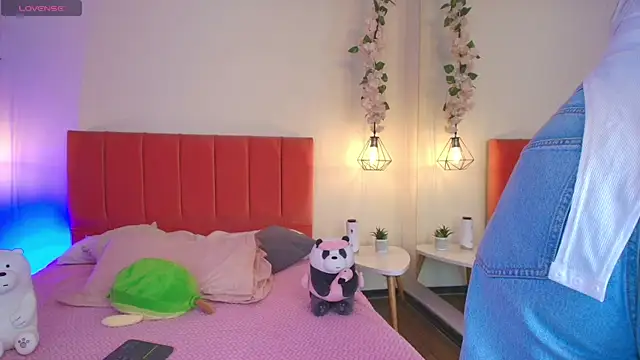 Caandace online show from March 27, 8:42 pm