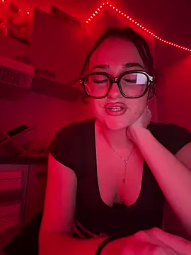 Claraaaaa06 online show from April 5, 8:41 pm