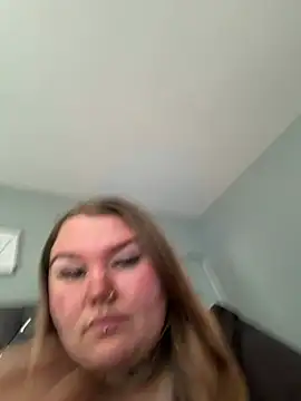 BeeMay22 online show from May 8, 12:08 pm